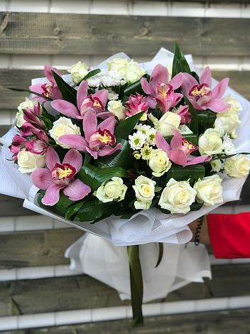 Букет цветов из: Розы и Хризантемы в Ломинцевский