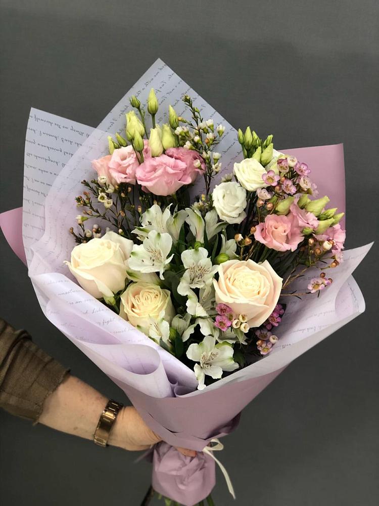 Букет цветов из: Альстромерии, Розы и Лизиантусы в Ломинцевский