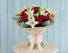 Букет цветов из:  Лилии и Розы в Ломинцевский