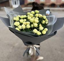 Букет Белые кустовые розы Солинеро в Ломинцевский