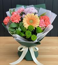 Букет цветов из:  Гвоздики, Розы, Герберы и Хризантемы #REPLACE_PRED# Ломинцевский