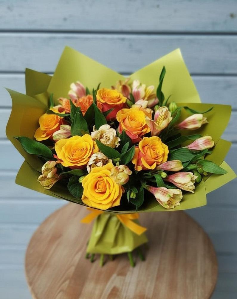 Букет цветов из: Альстромерии и Розы в Ломинцевский