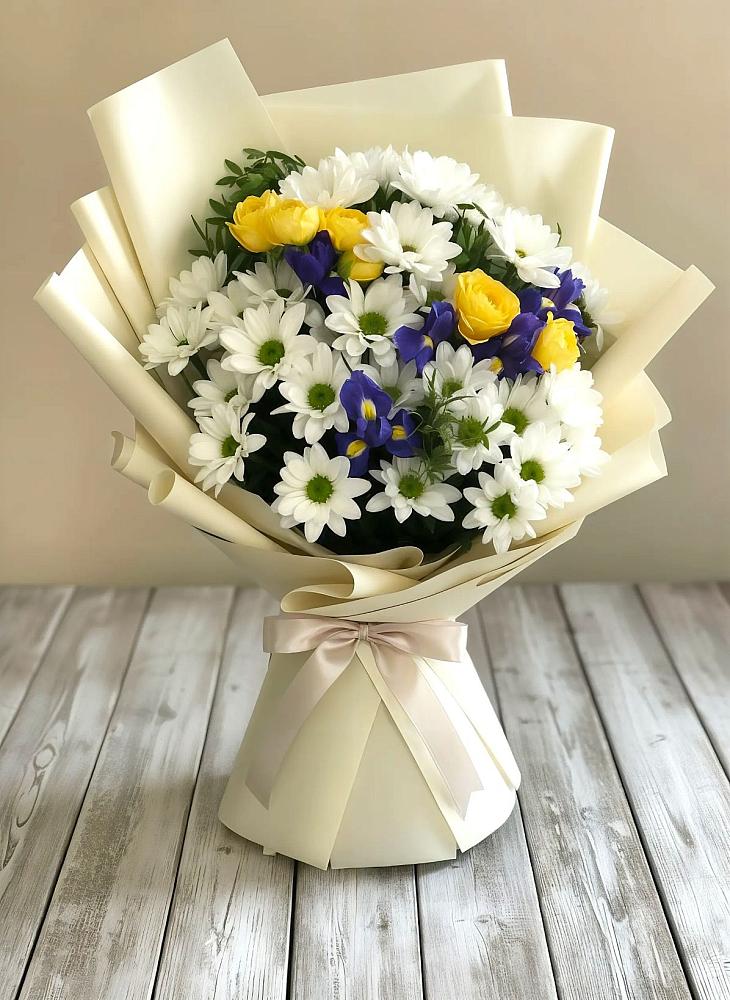 Букет цветов из: Ирисы, Хризантемы и Розы в Ломинцевский