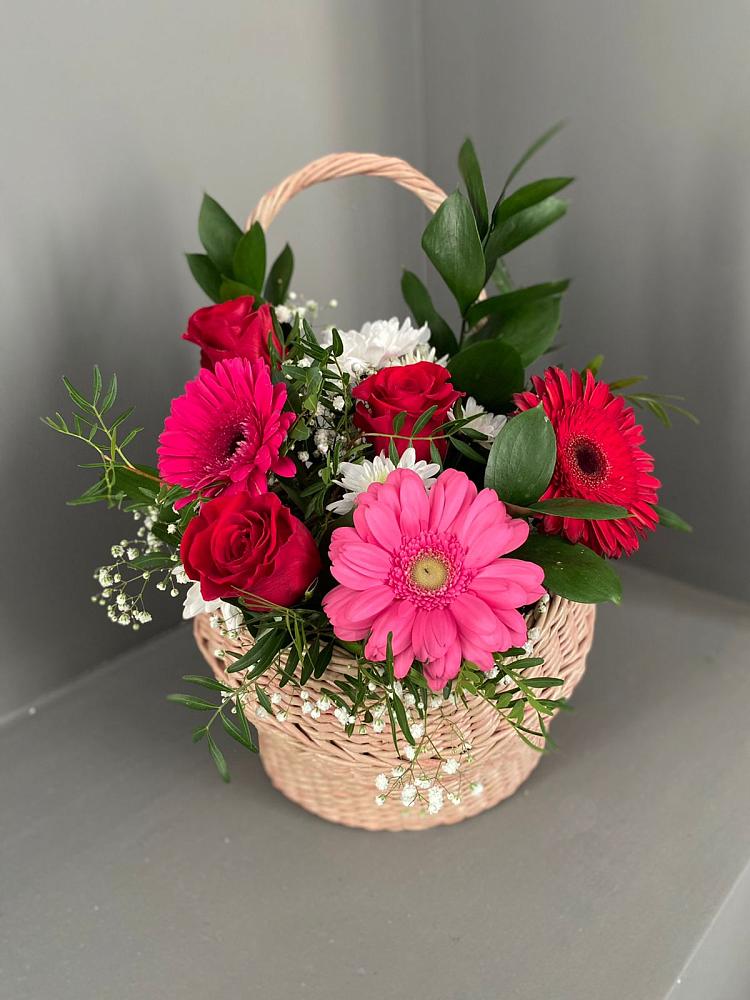 Цветочная композиция из Розы, Хризантемы и Герберы в корзине в Ломинцевский