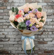 Букет цветов из:  Розы, Лизиантусы и Гвоздики в Ломинцевский