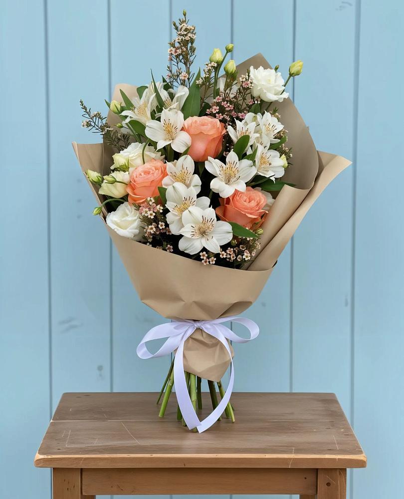 Букет цветов из: Альстромерии, Лизиантусы, Розы и Хризантемы в Ломинцевский
